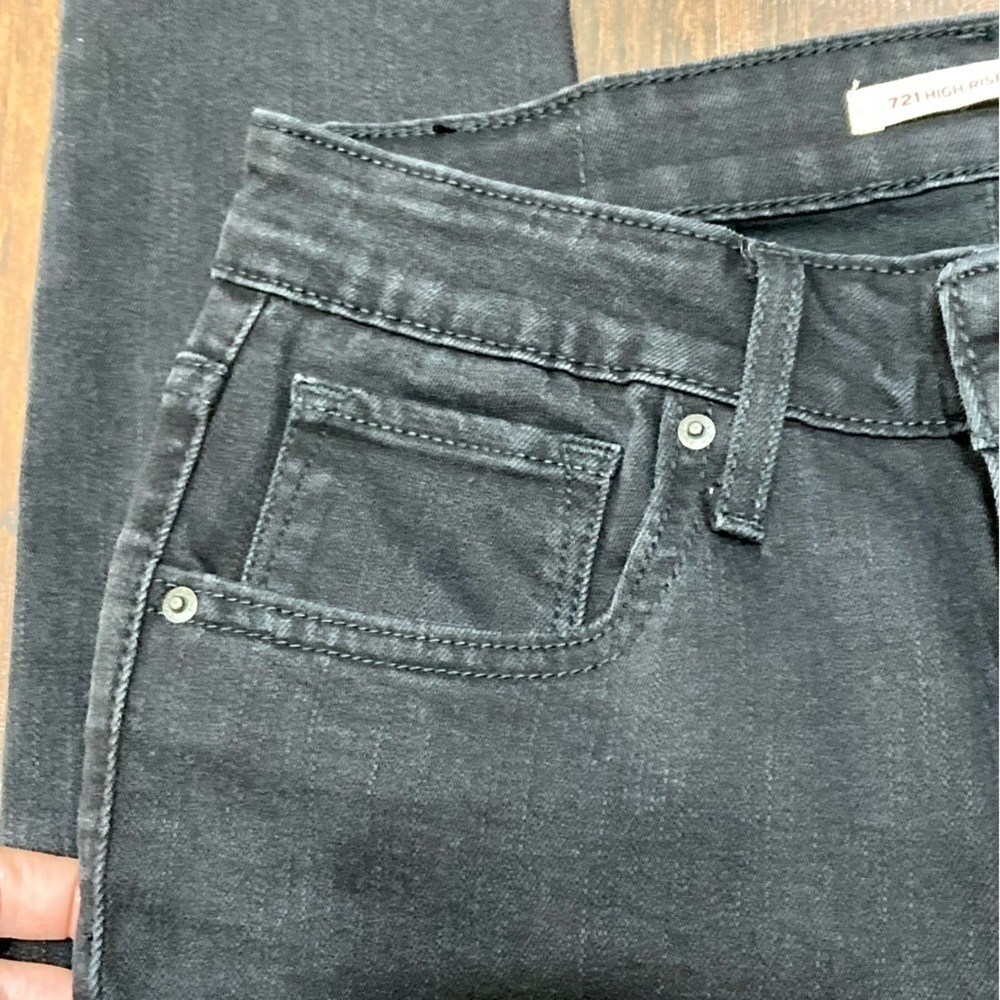 LEVIS 721 High Rise  Skinny Jeans in like new condition size 28 - Picture 12 of 16